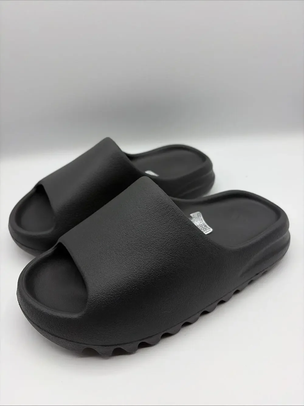 adidas Yeezy Slide Boys Sz Us 4 Black Sandals Slip-On Comfort Solid Casual